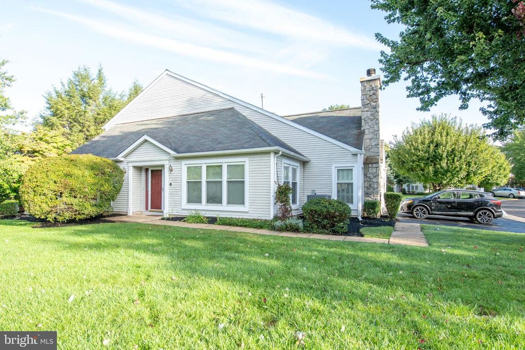 11 GAYLORD CT, Newtown, PA 18940 — exterior