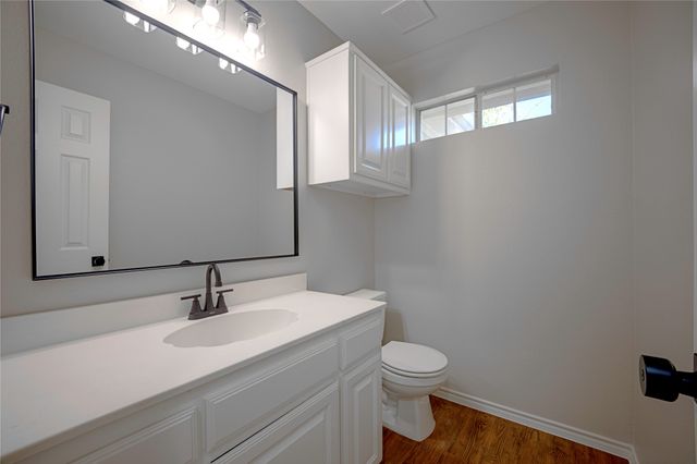562 Continental Drive, Lewisville, TX 75067