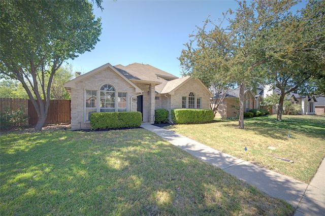 562 Continental Drive, Lewisville, TX 75067