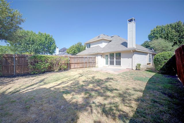 562 Continental Drive, Lewisville, TX 75067