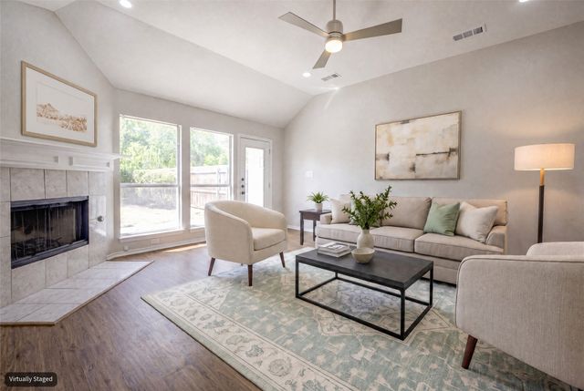 562 Continental Drive, Lewisville, TX 75067