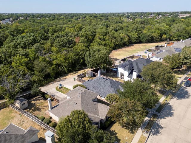 562 Continental Drive, Lewisville, TX 75067