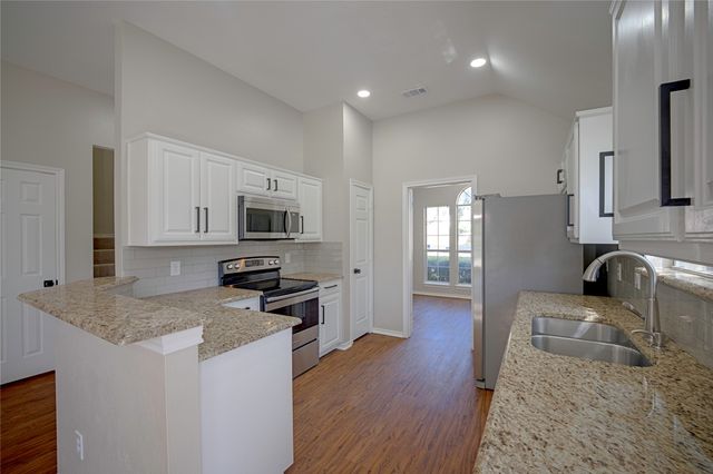 562 Continental Drive, Lewisville, TX 75067