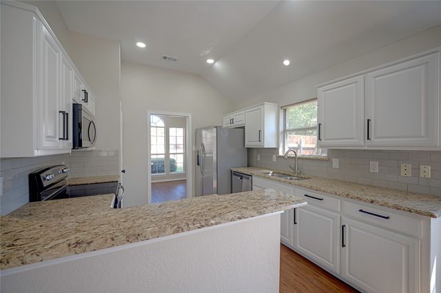 562 Continental Drive, Lewisville, TX 75067