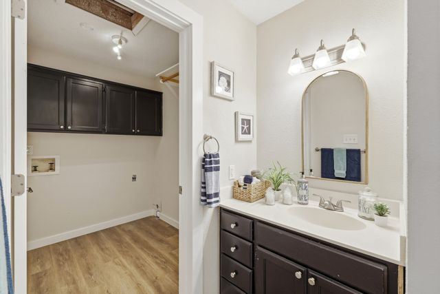 121 Candlelight Cove, Holly Lake Ranch, TX 75765