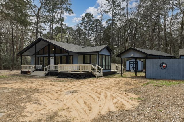 121 Candlelight Cove, Holly Lake Ranch, TX 75765