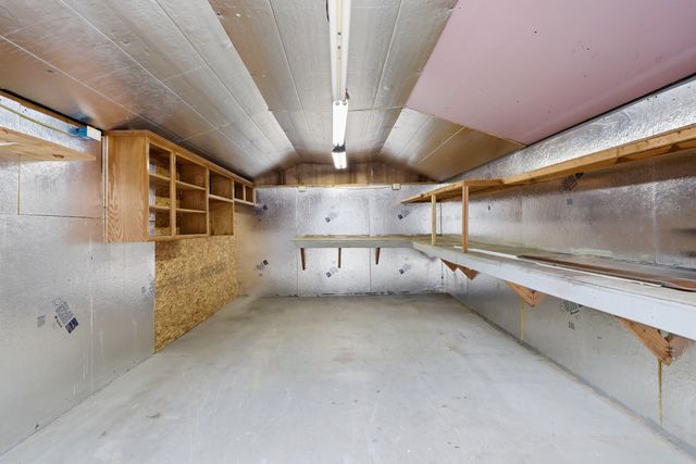 121 Candlelight Cove, Holly Lake Ranch, TX 75765