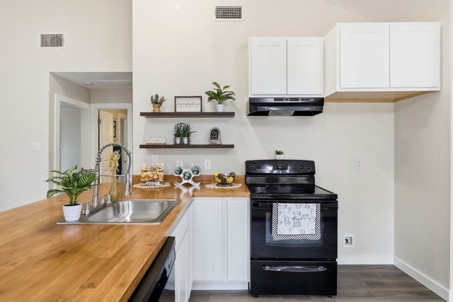 121 Candlelight Cove, Holly Lake Ranch, TX 75765