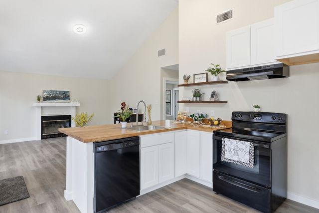 121 Candlelight Cove, Holly Lake Ranch, TX 75765