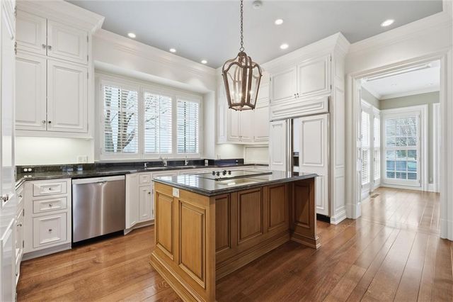 17960 Bond Street, Overland Park, KS 66013