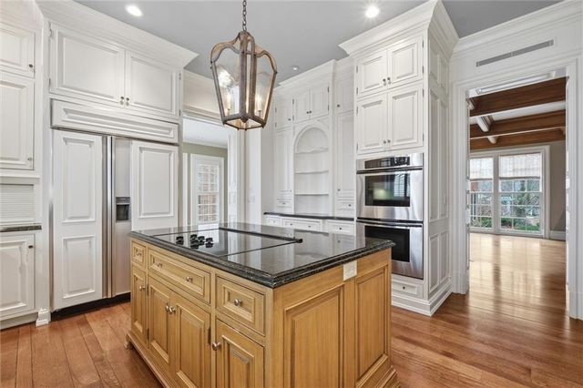 17960 Bond Street, Overland Park, KS 66013