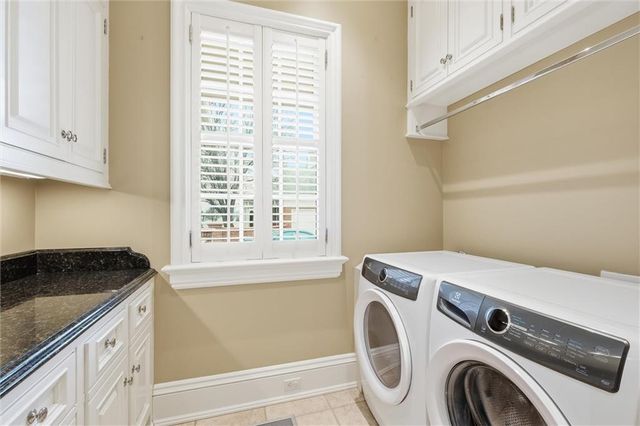 17960 Bond Street, Overland Park, KS 66013