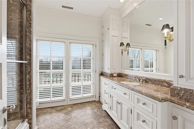 17960 Bond Street, Overland Park, KS 66013