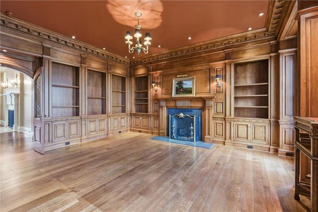 17960 Bond Street, Overland Park, KS 66013