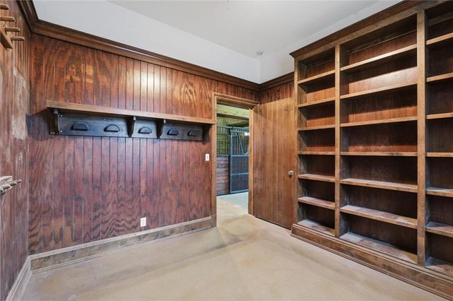 17960 Bond Street, Overland Park, KS 66013