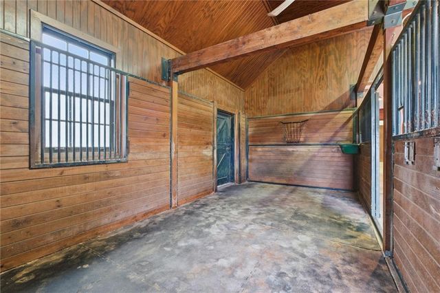 17960 Bond Street, Overland Park, KS 66013