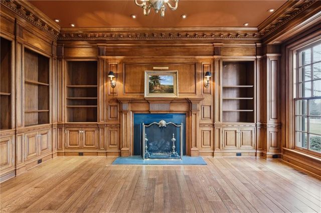 17960 Bond Street, Overland Park, KS 66013