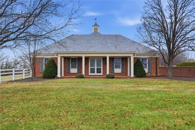 17960 Bond Street, Overland Park, KS 66013