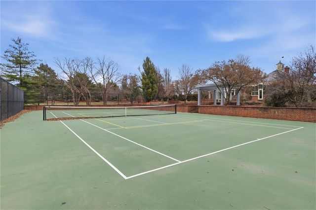 17960 Bond Street, Overland Park, KS 66013