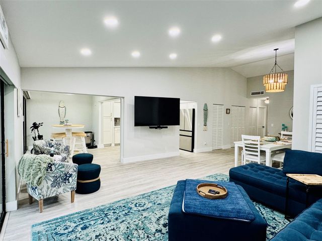 3216 S Lakeview Circle 5202, Fort Pierce, FL 34949