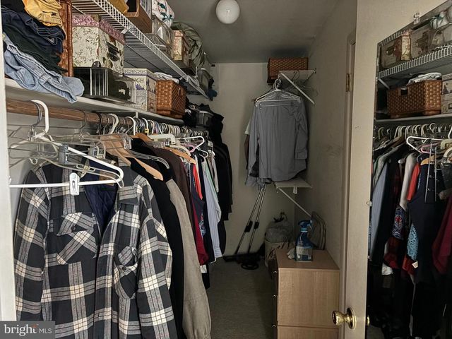 8 REBECCA CT, Ewing, NJ 08628