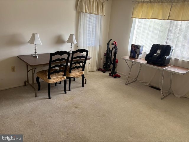 8 REBECCA CT, Ewing, NJ 08628