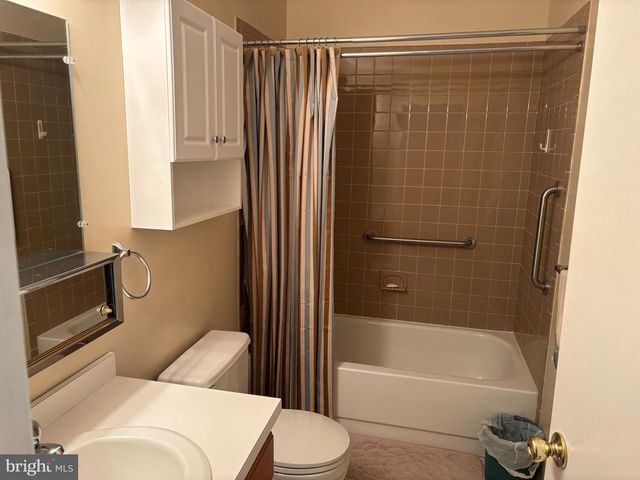 8 REBECCA CT, Ewing, NJ 08628