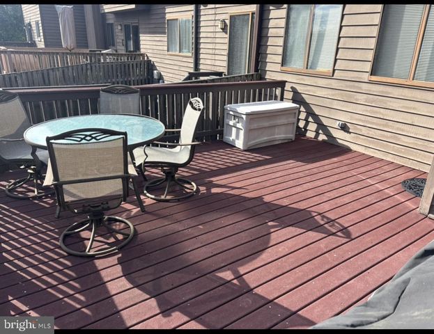 8 REBECCA CT, Ewing, NJ 08628