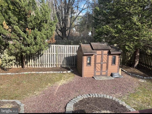 8 REBECCA CT, Ewing, NJ 08628