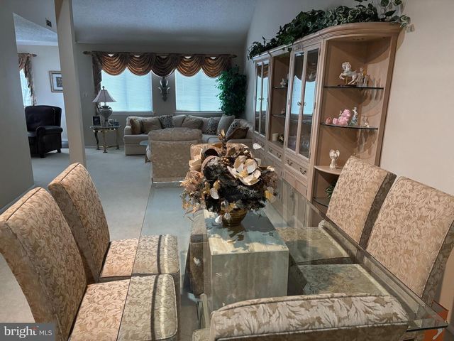 8 REBECCA CT, Ewing, NJ 08628