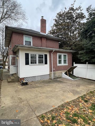 134 W 10TH AVE, Conshohocken, PA 19428