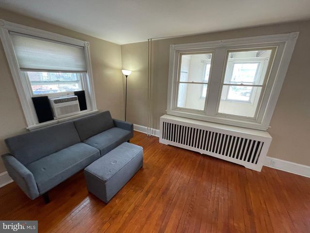 134 W 10TH AVE, Conshohocken, PA 19428