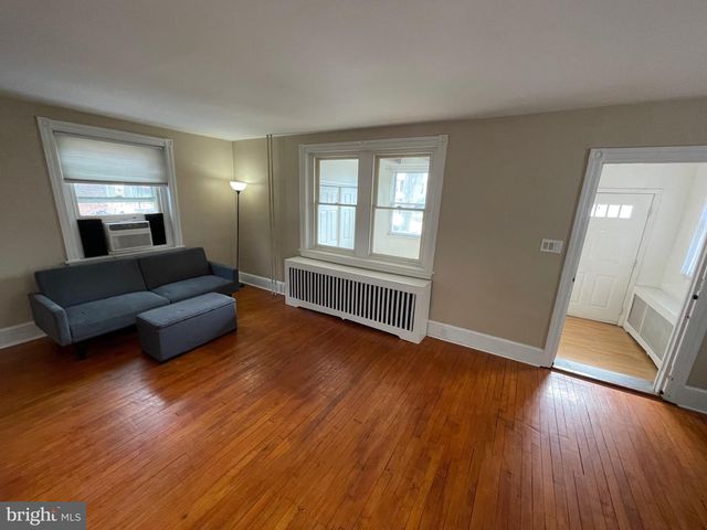 134 W 10TH AVE, Conshohocken, PA 19428