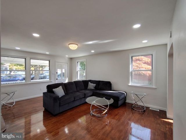 324 VALLEY VIEW RD, Springfield, PA 19064