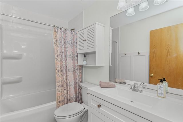 11111 Huron Drive, Spring Grove, IL 60081