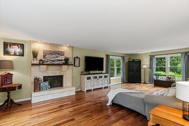 11111 Huron Drive, Spring Grove, IL 60081