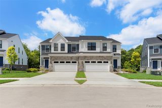 5340 Trail Vista Drive 21, West Bloomfield, MI 48323