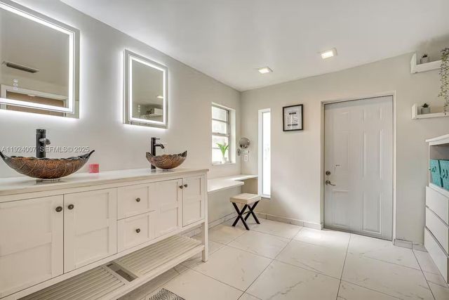 6950 SW 26th St, Miramar, FL 33023