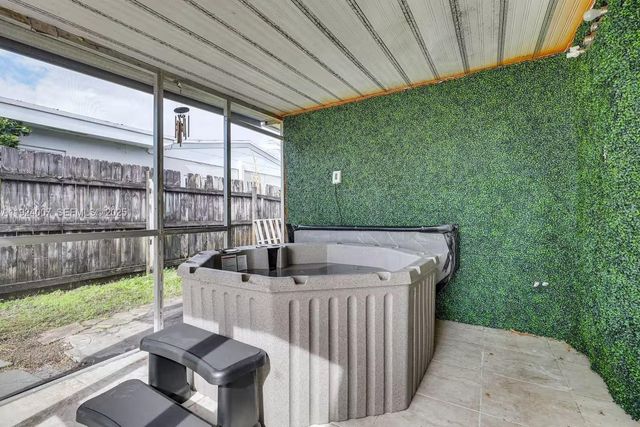 6950 SW 26th St, Miramar, FL 33023