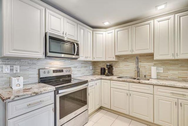 6950 SW 26th St, Miramar, FL 33023