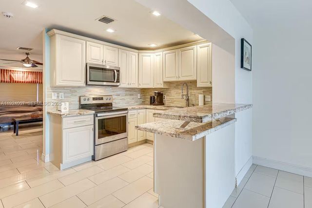 6950 SW 26th St, Miramar, FL 33023