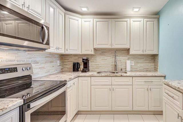 6950 SW 26th St, Miramar, FL 33023