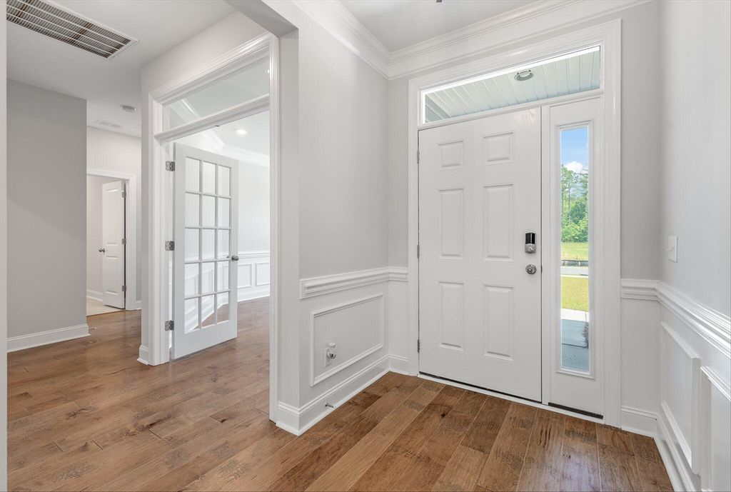 Image 17 of property listing at 165 Huguenot Trail, Huger, SC 29450