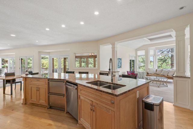 6030 Quantico Lane N, Plymouth, MN 55446