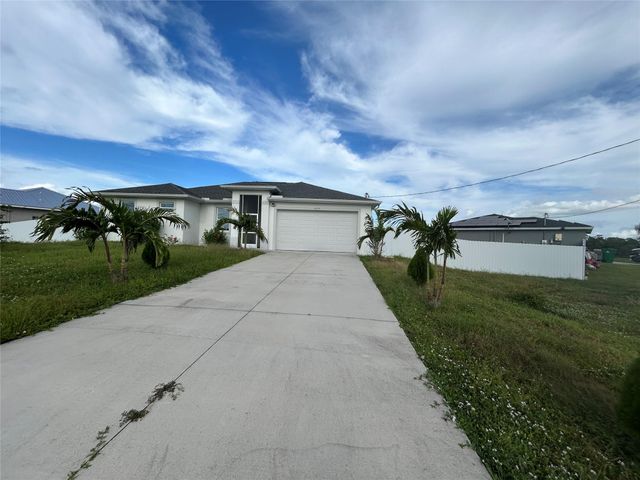 1049 Canoe Ct, Labelle, FL 33935