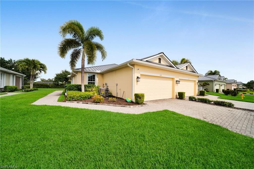 Image 1 of property listing at 1309 Pamplico CT, Cape Coral, FL 33991