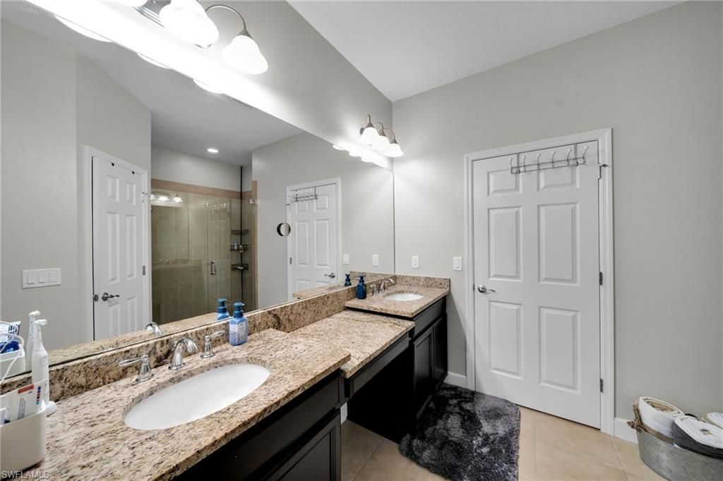 Image 13 of property listing at 1309 Pamplico CT, Cape Coral, FL 33991