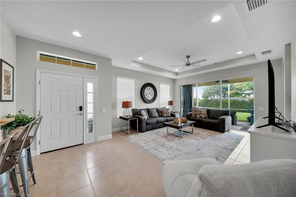 Image 2 of property listing at 1309 Pamplico CT, Cape Coral, FL 33991