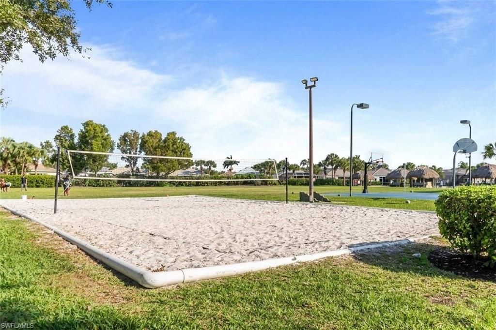 Image 38 of property listing at 1309 Pamplico CT, Cape Coral, FL 33991