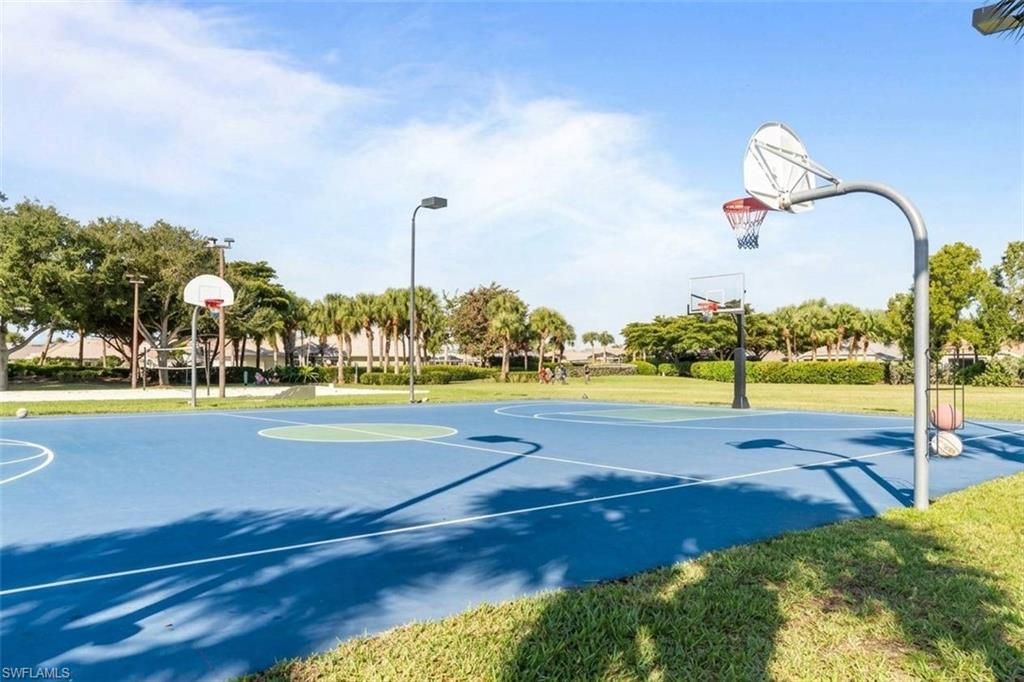 Image 39 of property listing at 1309 Pamplico CT, Cape Coral, FL 33991